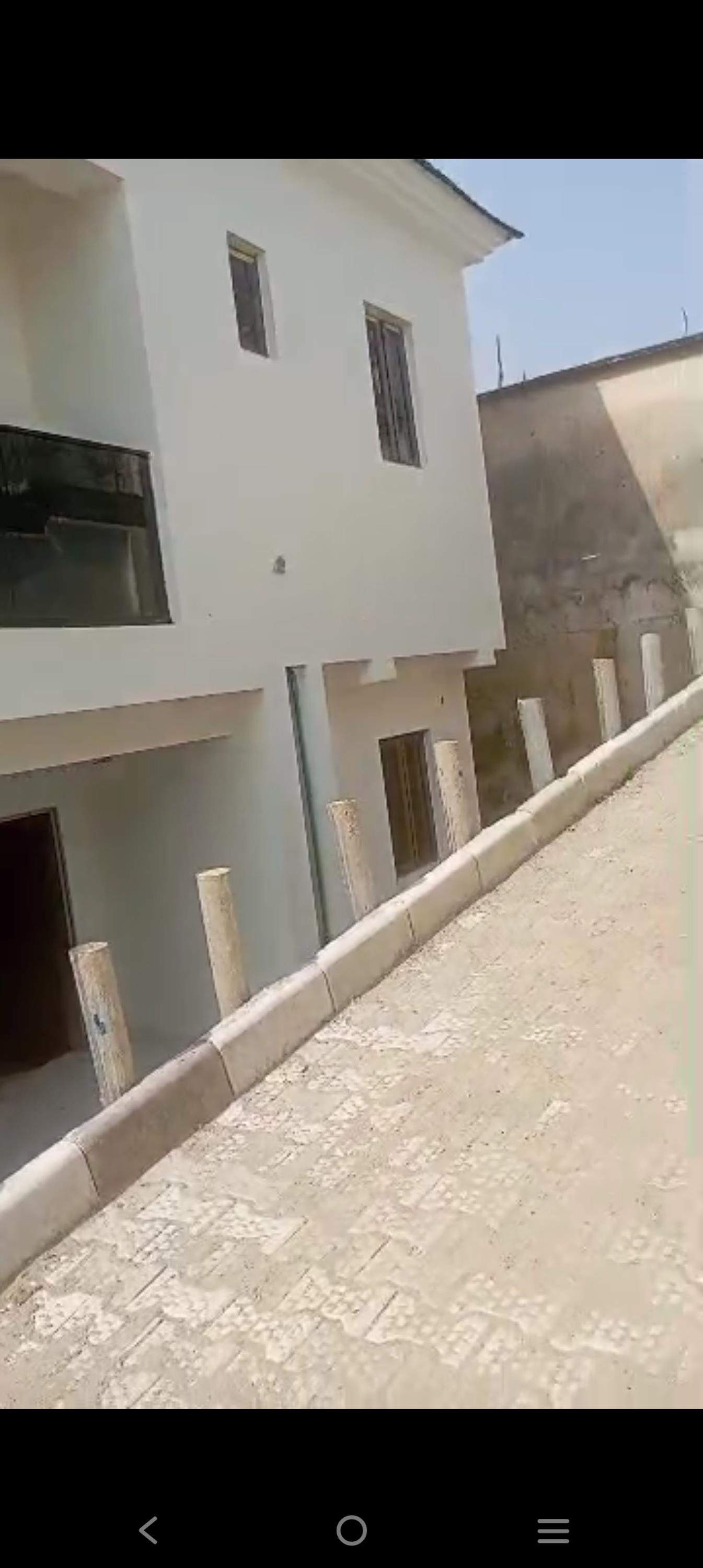4 BEDROOM TWIN TERRACE DUPLEX | Strathium