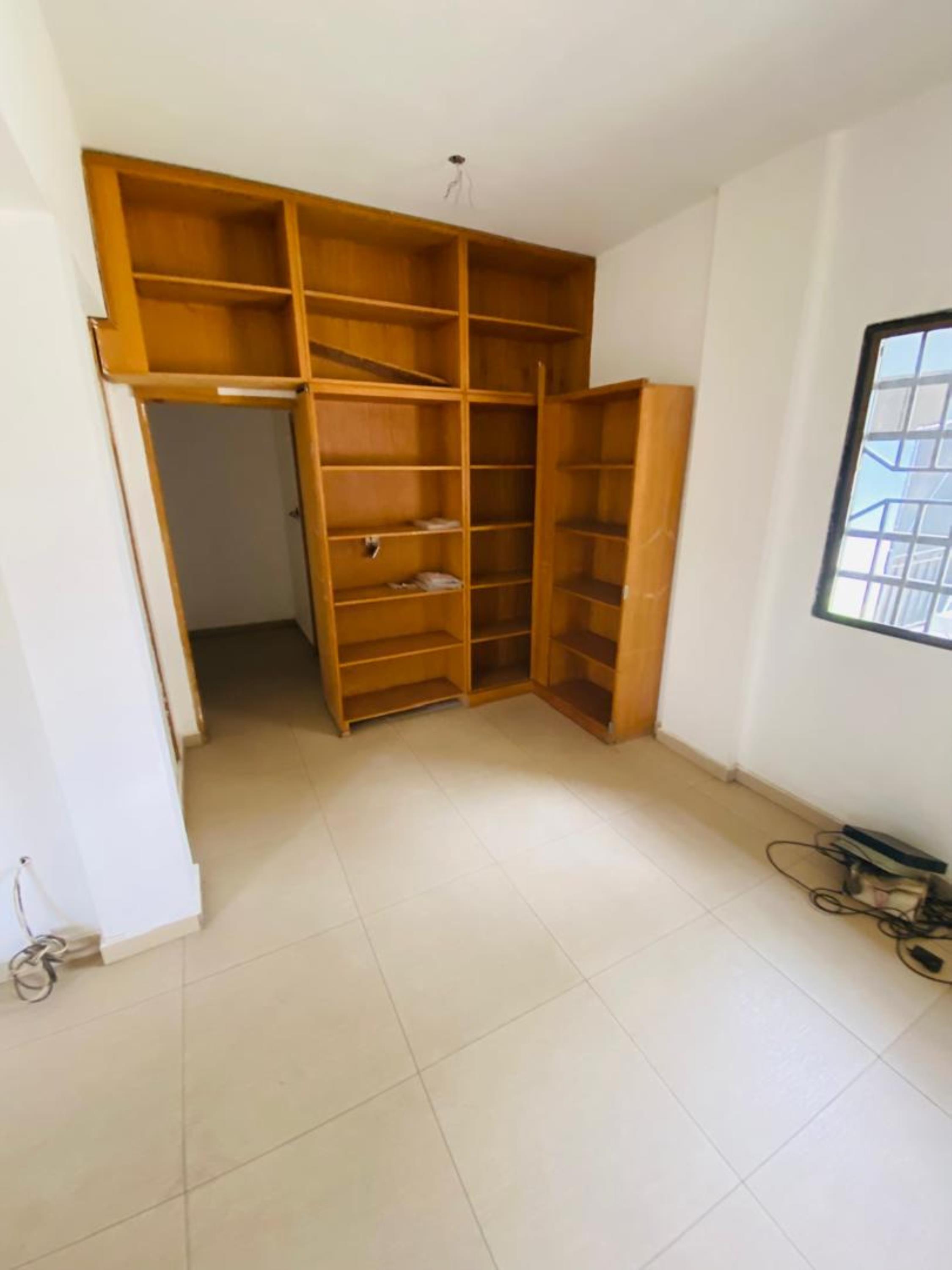 5 Bedrooms House | Strathium