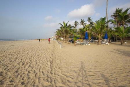 Labadi beach; Strathium